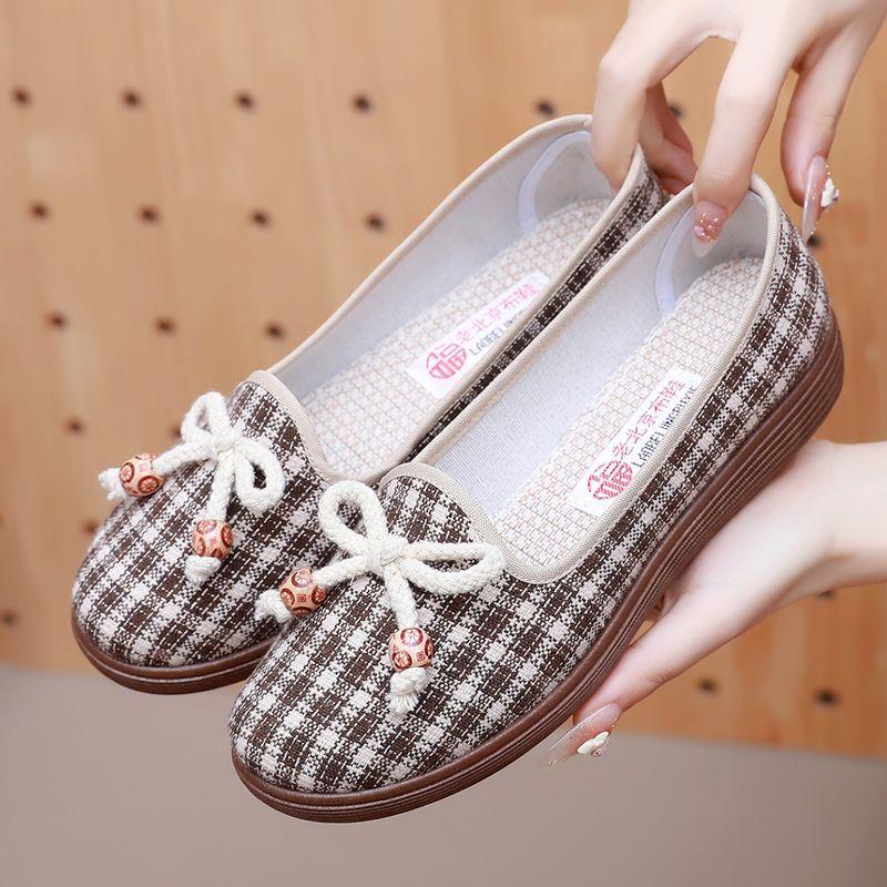 Spring and Summer Women's Singles Shoes One Foot Soft Soled Shoes Flat Bottom Anti Slip Casual Mom Shoes