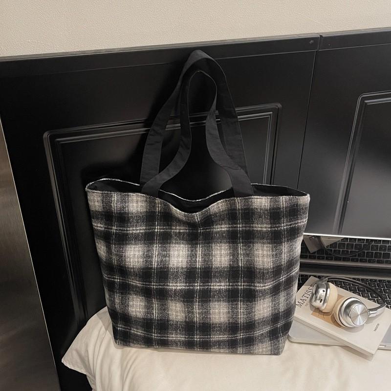 

Light Retro Art Sen Plaid Tote Bag Large Capacity Commuting One-shoulder Casual Mommy 43x13x33 чёрный