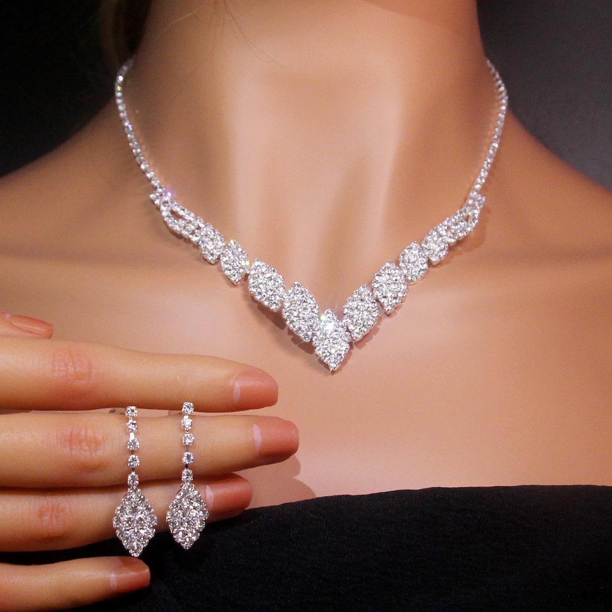 

«Элегантный комплект из ожерелья и сережек для невесты со стразами — женские украшения с кисточками для свадеб и банкетов»