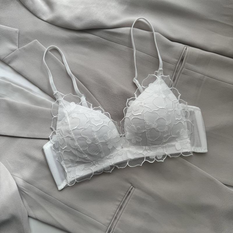 Rench Lace Underwear, Small Breasts Show Big Gathering, No Steel Ring Soft Support, Comfortable and Sexy Pure Desire Underwear