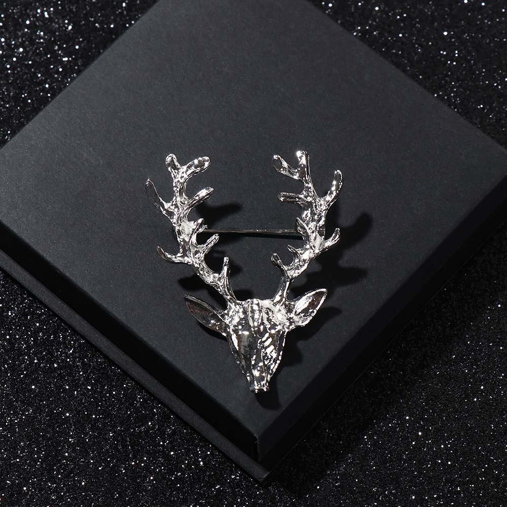 Zinc Zinc Alloy Christmas Badge Lapel Pin Deer Metal Brooch Kawaii Elk Head Brooch  Gift