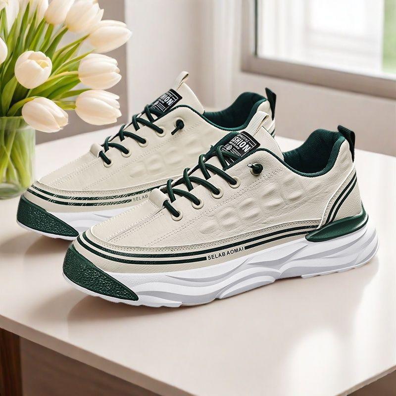 Frühlings Herrenschuhe neue atmungsaktive kleine weiße Schuhe Herren trendige vielseitige Plateau-Sneaker lässige Board-Schuhe Dad-Schuhe