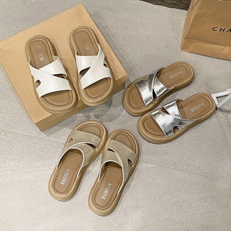 Slippers Women's Summer Outer Wear 2025 New High-end Skirt Comfortable and Not Tired Feet Seaside Beach One-word Drag