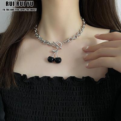RUI RUI YU Bohemian Lady Saldi šauni mergina asmenybės dizainas Unikalus seksualus juodos vyšnios OT sagties pakabukas raktikaulio grandinės karoliai
