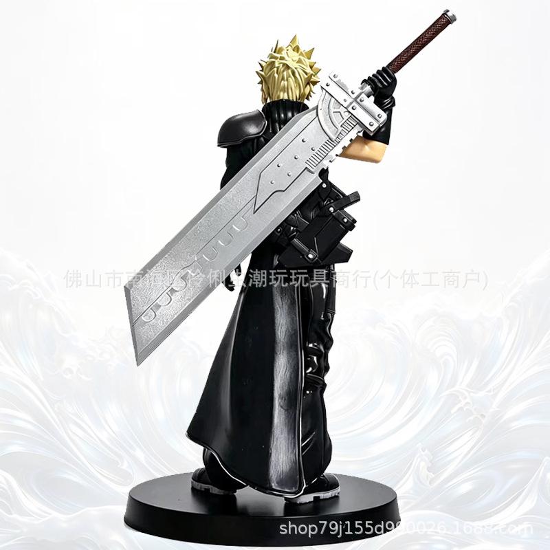 Final Fantasy Black Cloak Greatsword Warrior Figure Model - Game Ornament
