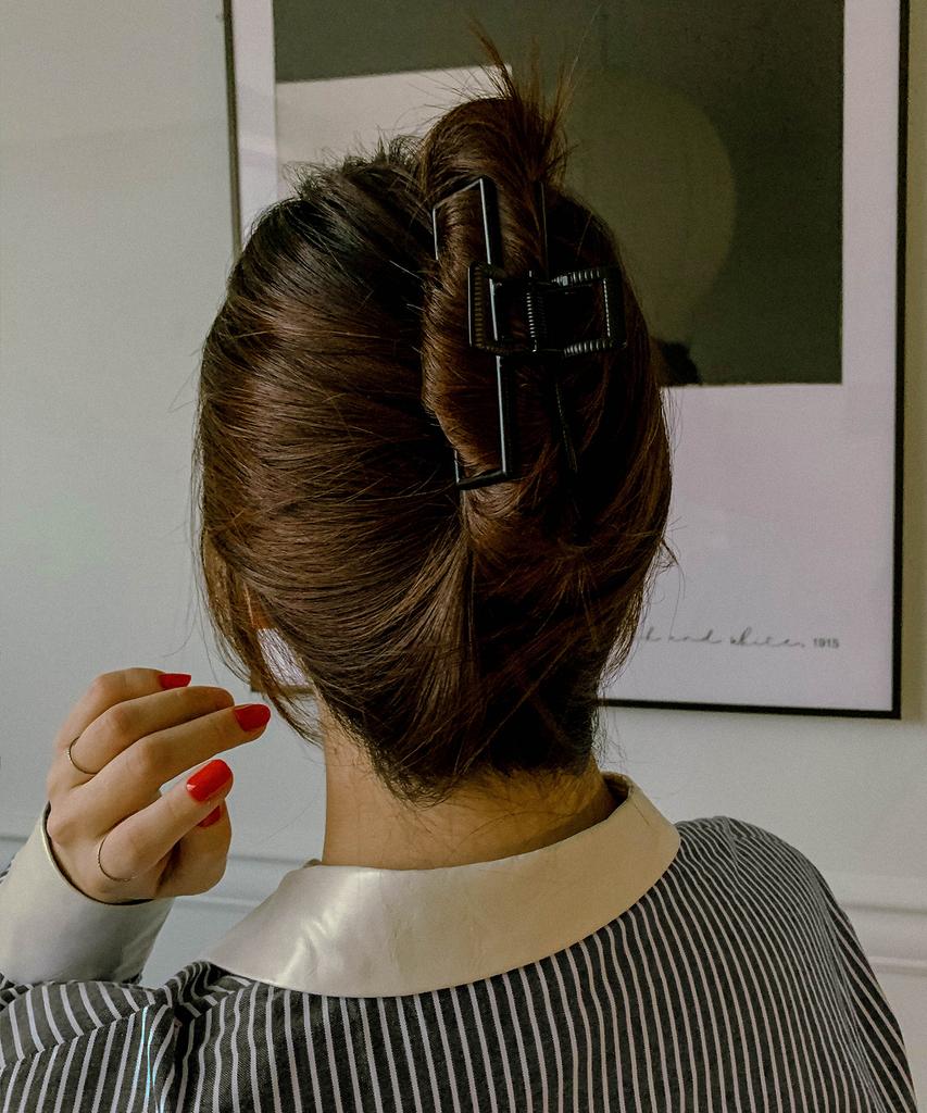 Sundaydiscoclub Nora Hairpin Black