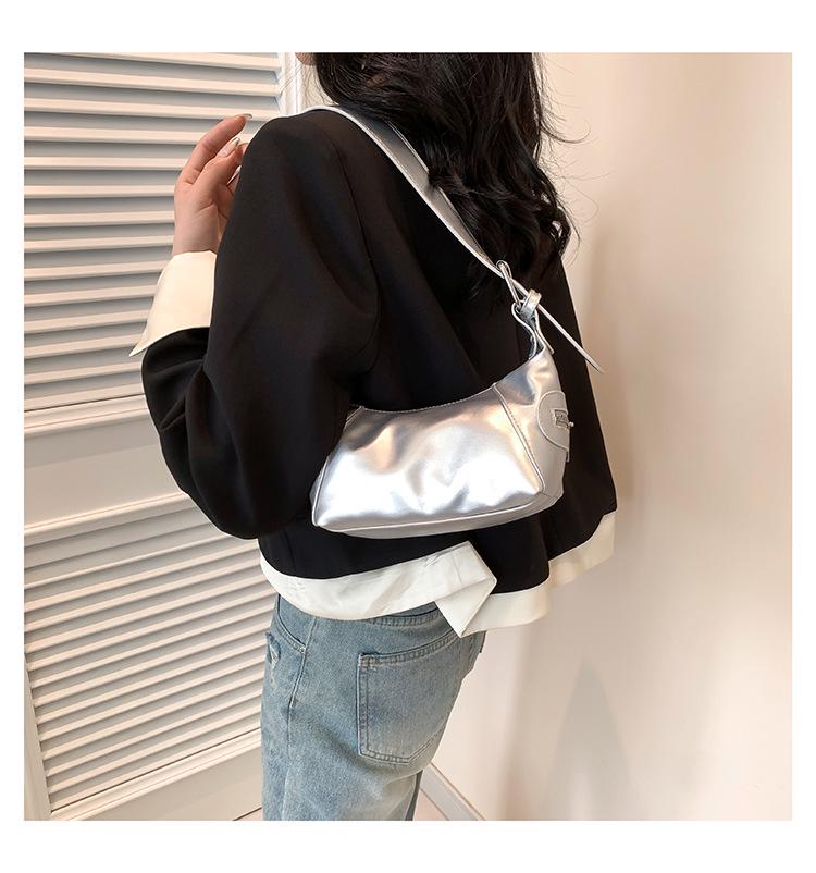 2024 Spring Women's Niche Design Versatile Shoulder Baguette Bag