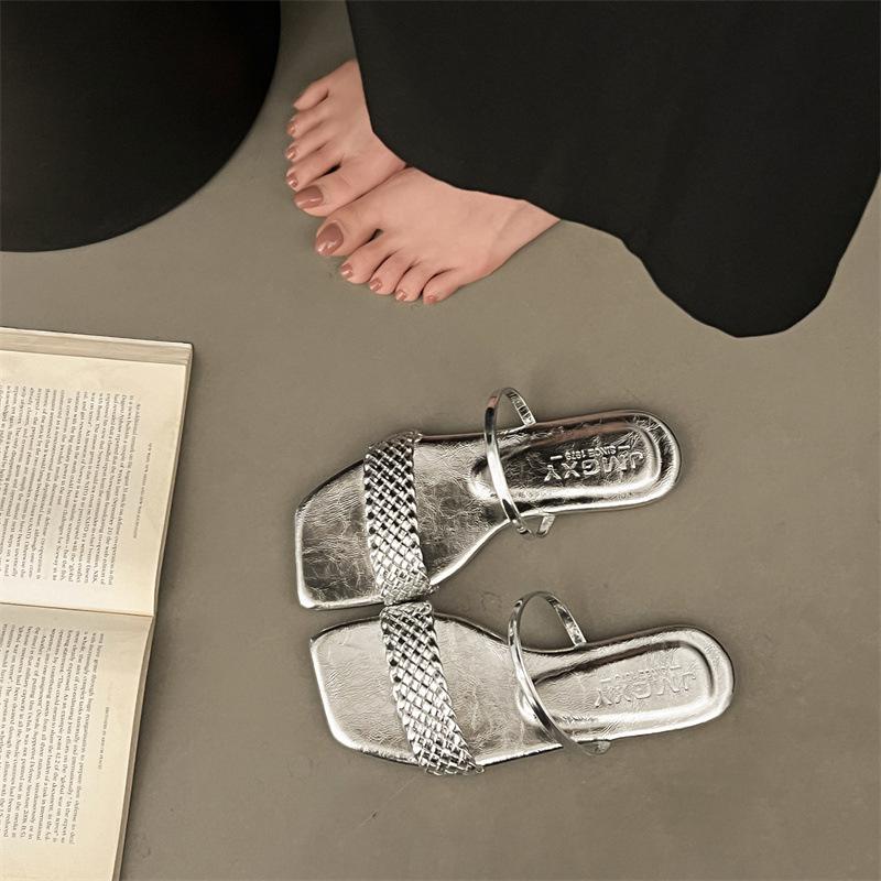 Summer New European and American Versatile Flat Bottom One-word Buckle Women's Slippers Mature Fashion Large Size Foreign Trade Flat Bottom Slipper
