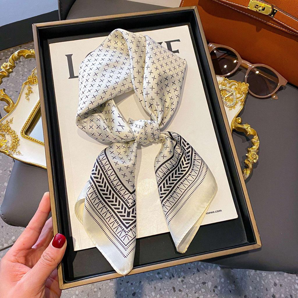 2023 Collection: Women's French High-End Decorative Neck Scarves & Versatile Hairband