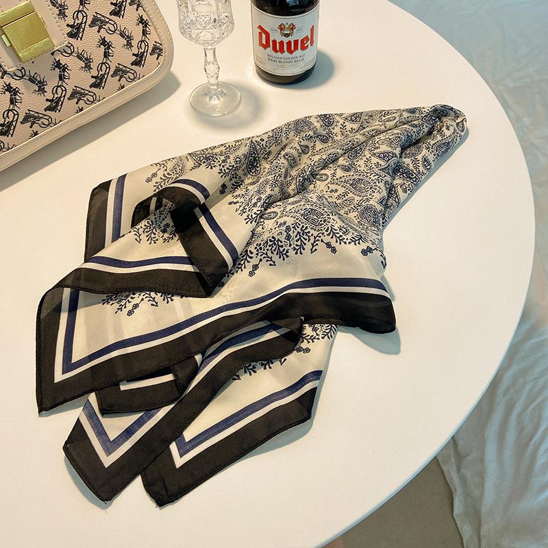 Small square scarf female French ethnic style retro versatile summer sunscreen silk scarf ins seaside beach sunshade shawl headscarf