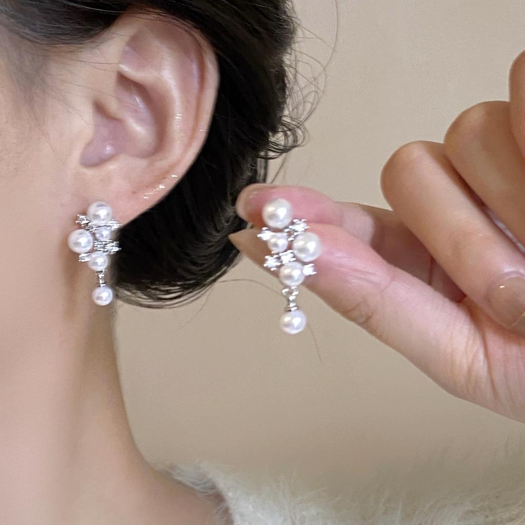 Zircon Geometric Pearl Stud Earrings Autumn and Winter Retro Elegant Earrings Temperament Earrings Women