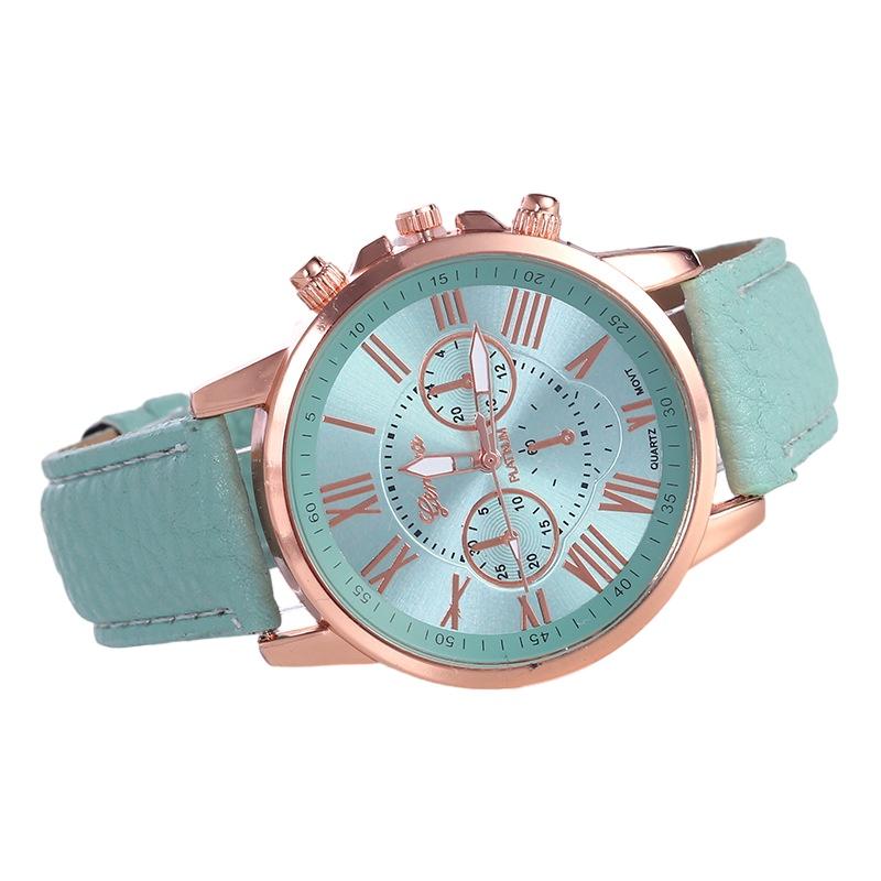 Women's Geneva Quartz Watch With Leather Strap Fashionable Ladies Watch With Decorative Features