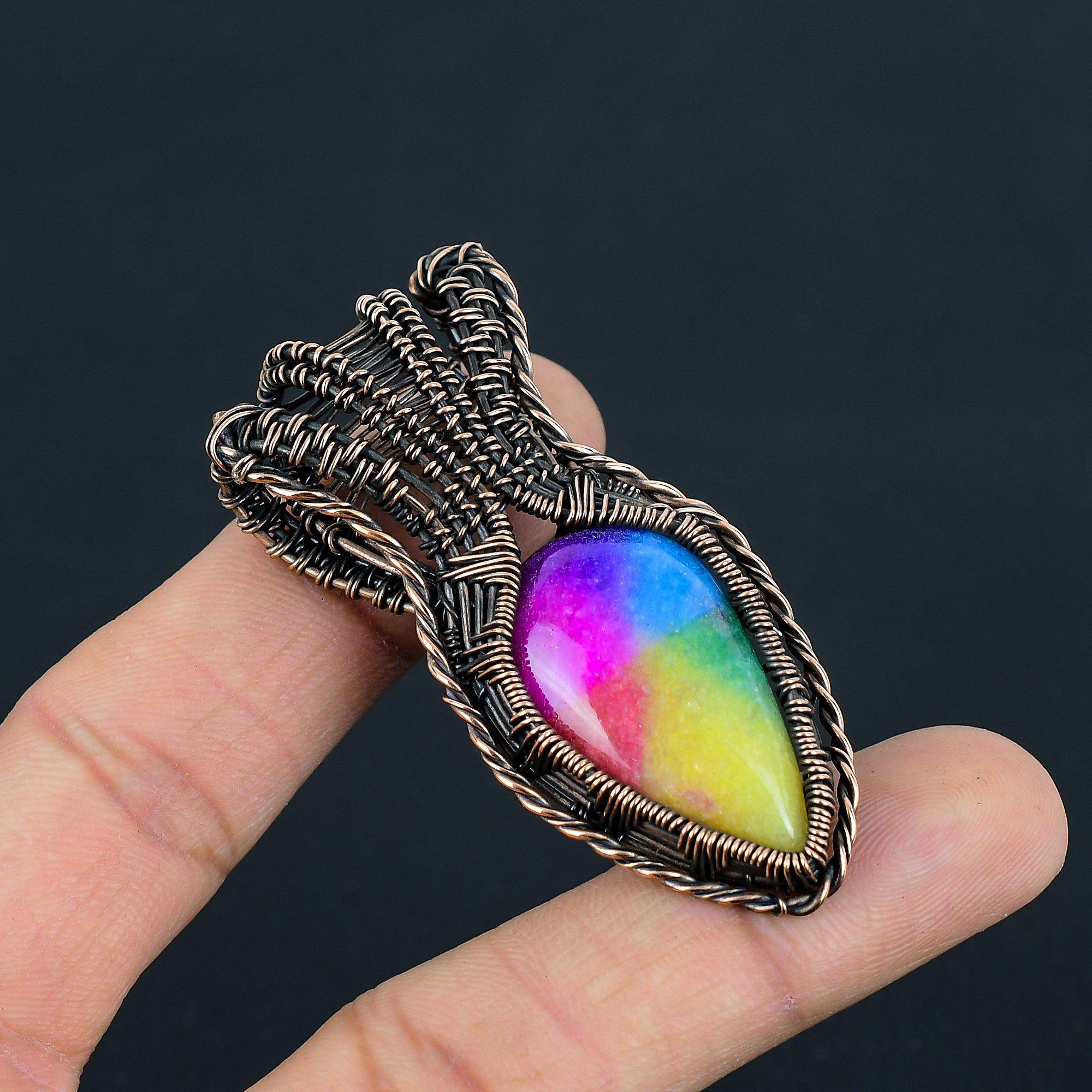 

Радужный солнечный кварцевый драгоценный камень ручной работы из медной проволоки, ювелирный кулон для подарка 2.44 Inches разноцветный