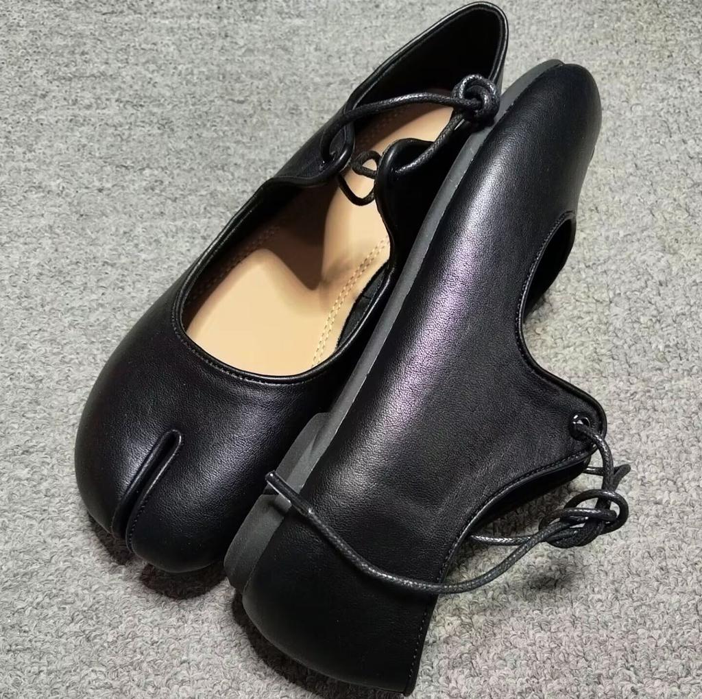 Split-toed shoes women's simple fashion Dieao shoes straps soft-soled pig's trotters ballet shoes shallow mouth flat Mary Jane single shoes