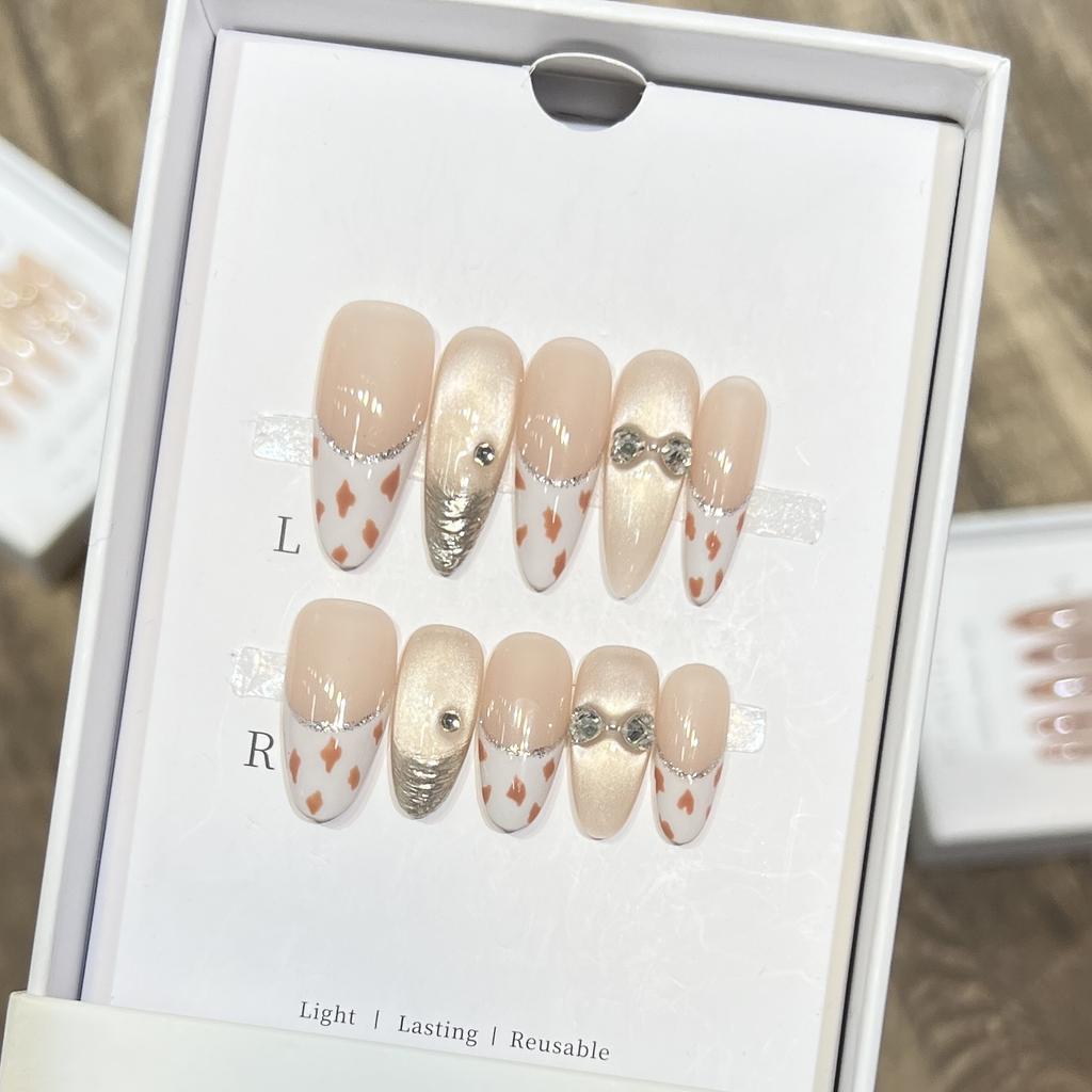 Fresh and Fresh Wear Armor Handmade Butterfly Manicure Cat Eye French Nude Color Wear Armor Film High-end Feeling