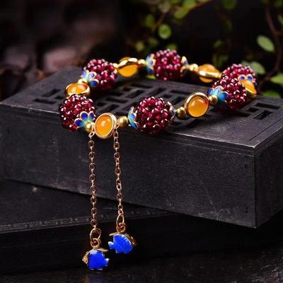 Delicato Braccialetto da Donna a Filo Singolo Granato Naturale Perline Intrecciate Con Piccolo Charms a Forma di Pesce Fortunato Vuoto Gioielli in Cristallo per Uso Quotidiano Regalo