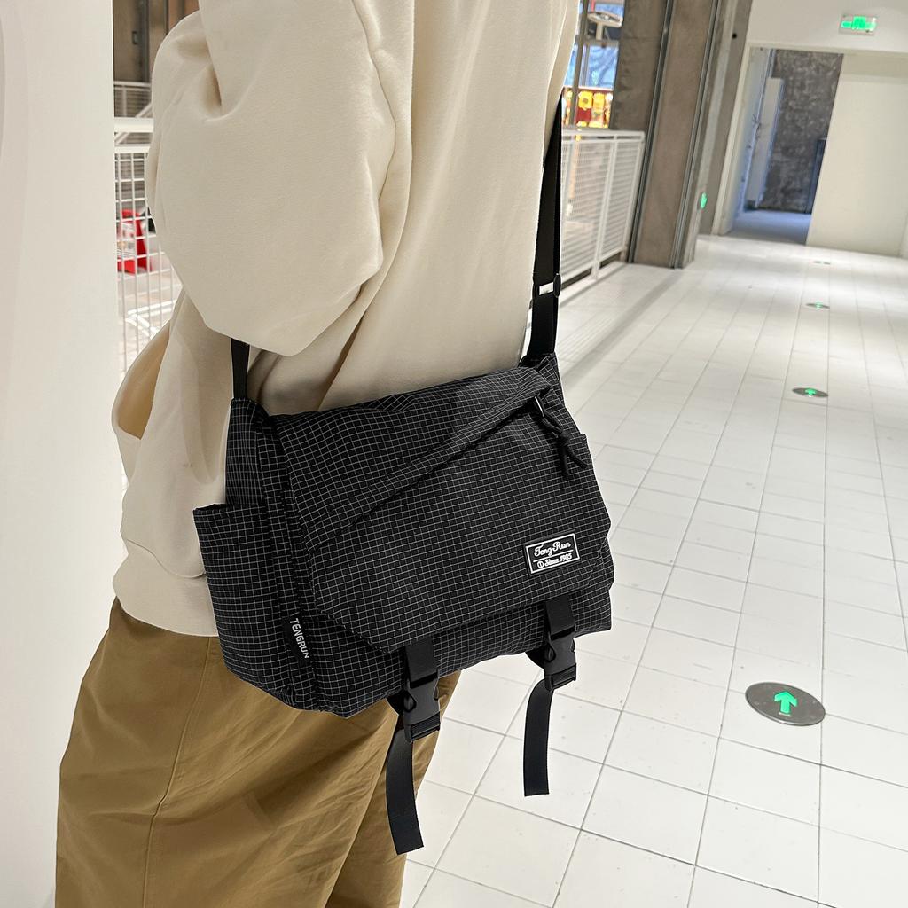 Men'S Messenger Bag Trendy Brand Tooling Style Casual Men'S Bag Large Capacity Shoulder Bag Commuter Mailman Bag Women