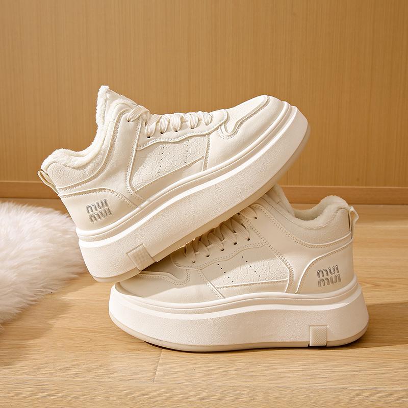 

Зимние маленькие белые туфли новые женские студенческие на толстой подошве бархатные спортивные кеды повседневная уличная съемка 35 бежевый