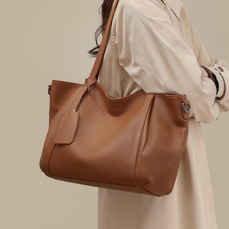 Tote bag women's new women's bag autumn and winter leather shoulder bag large capacity fashion commuter armpit bag