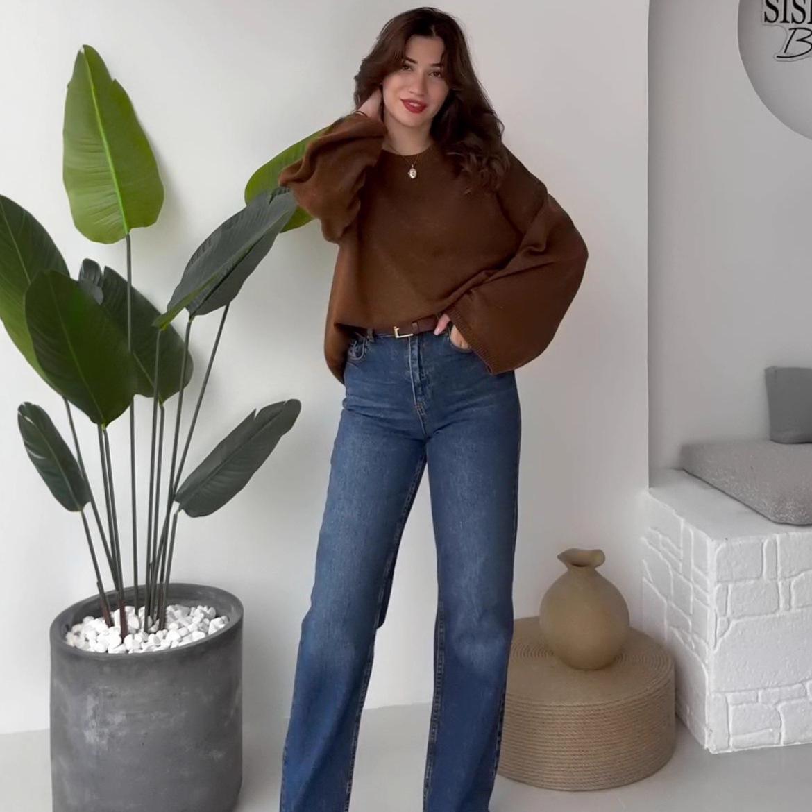 

Women s Autumn Fashion: Versatile Round Neck Knitted Sweater and Jeans XL