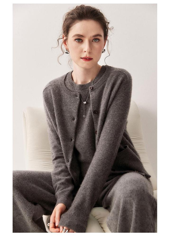 2026 Autumn/Winter Women's Cashmere Cardigan: Round Neck, Saddle Shoulder, Horn Button, Loose Knit Sweater