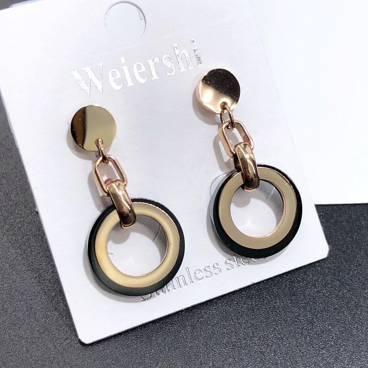 Japanese and Korean 18K Rose Gold Titanium Steel Zircon Stud Earrings, Femininity Simple Four-leaf Clover Black Earrings Internet Celebrity