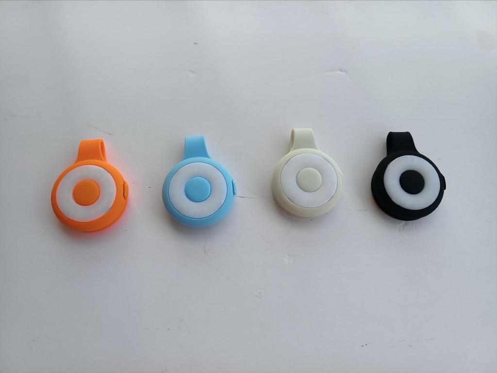 Adjustable Three-Color Magnetic Selfie Light for Phones and Live Streaming