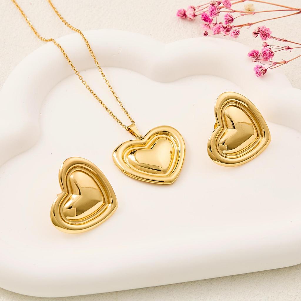 Elegant Women's Luxury Heart Pendant Necklace Set - Stainless Steel Chain