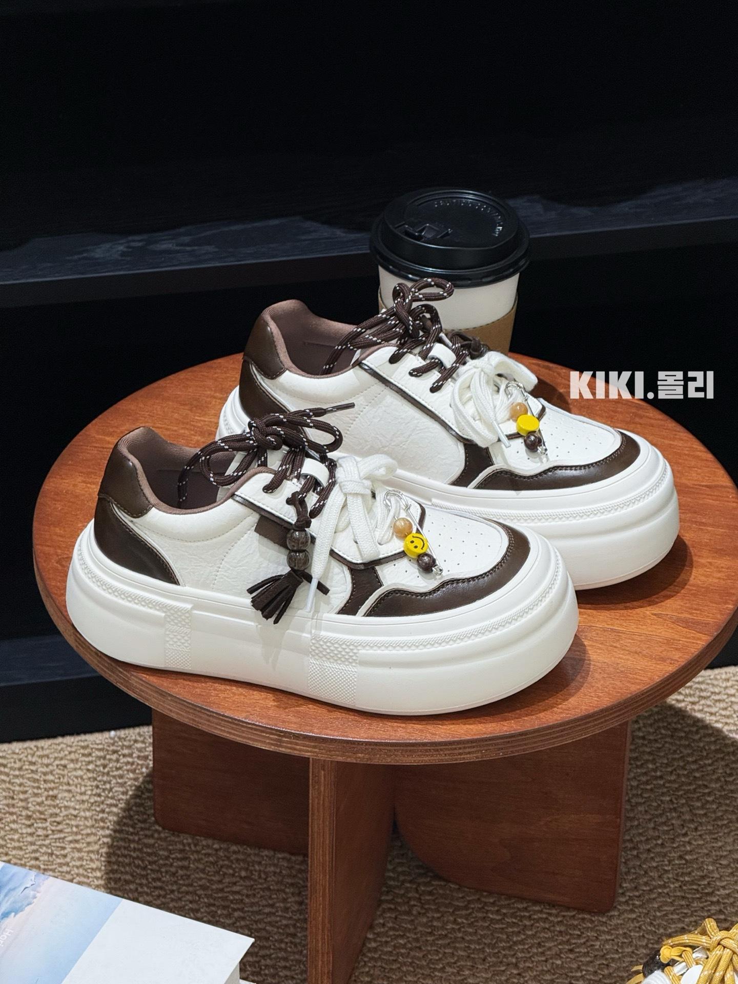 

Platform muffin board shoes women s ins tide 2025 early autumn new retro color matching heightening leather casual sports shoes women 39