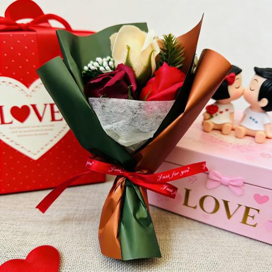 Bukiet ze sztucznych kwiatów dla kobiet Sztuczny bukiet z wiecznych róż na Walentynki Dzień Matki Boże Narodzenie Prezent urodzinowy