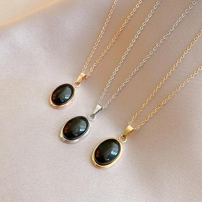 Collana con Pendente Ovale Occhio di Gatto in Acciaio al Titanio, Catena di Lusso per Clavicola 2023 con Galvanizzazione in Oro Vero