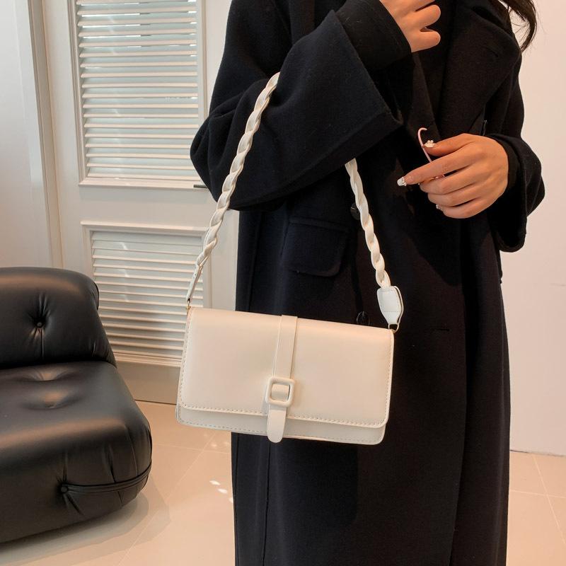 2025 new autumn fashion small square bag women's messenger bag niche casual shoulder bag autumn popular small bag women