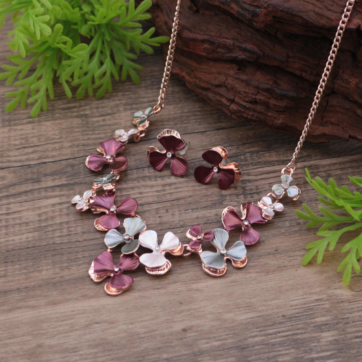 

Новый эмалированный набор серег и ожерелья с цветами, женское модное высококлассное ожерелье с цветами