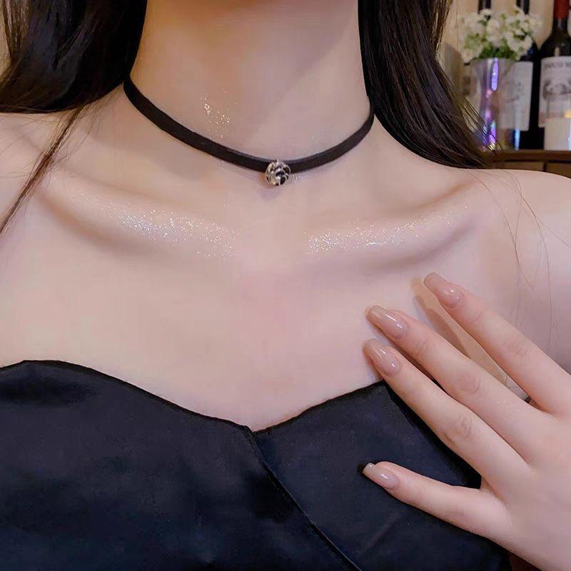 Niche Design Sense Black Belt Buckle Choker Daily Neck Accessories Short Collar Minimalist Neck Ring Women