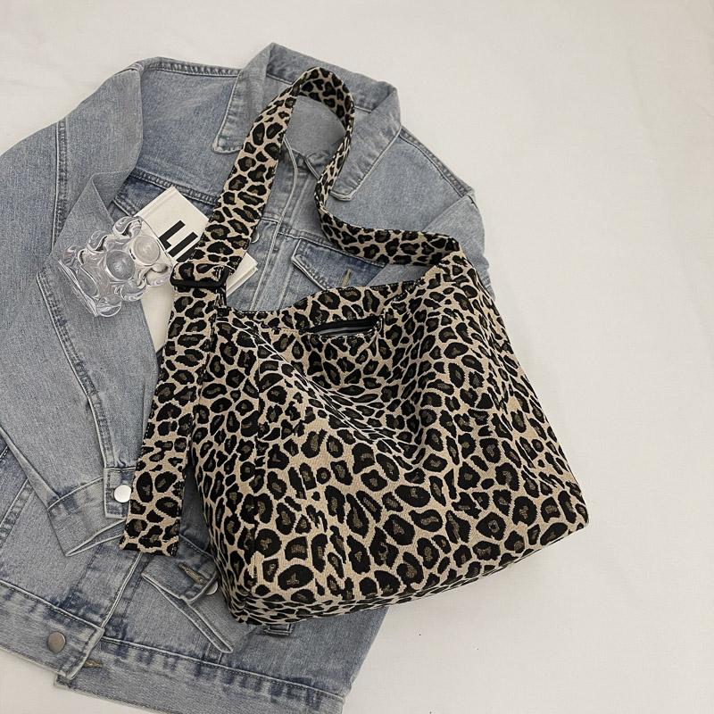 Large Capacity Leopard Print Commuter Shoulder Bag Women's Underarm Bag Tote Bag