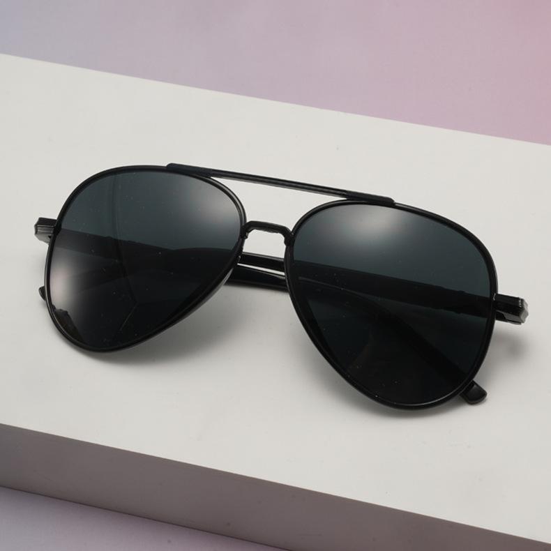 Hot Sale Aviator Sunglasses Gradient Lens Modern Fashion Double Bridges Sun Glasses for Daily & Street Style KJ134