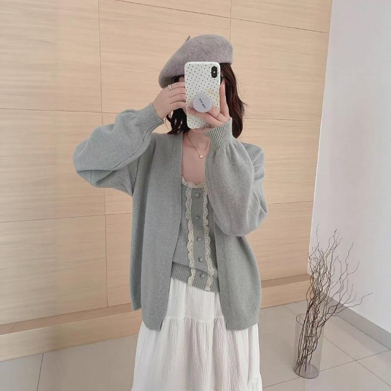 Autumn and Winter New Lace Splicing Vest Suspender Knitted Cardigan Two-piece Set Women's Soft Waxy Sweater Set
