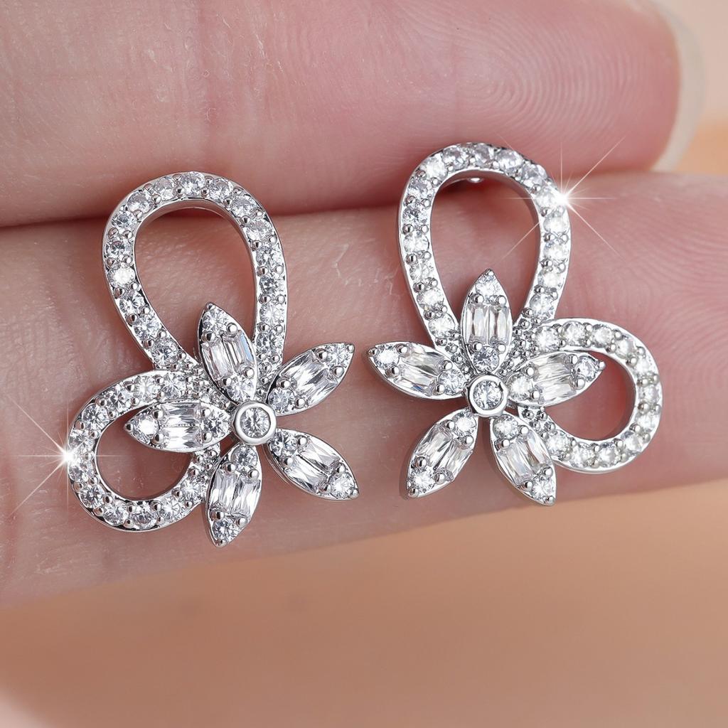 New Diamond Butterfly Flower Earrings, Slightly Inlaid Zircon Flash Earrings, Temperament Stud Earrings.