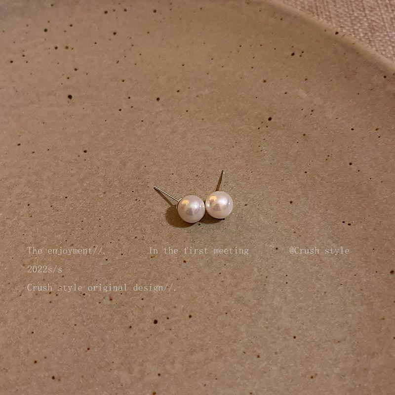 

Procurement Service of Korean Products Temperamental Pearl Stud Earrings Women 6mm pearl earrings 925 silver needle