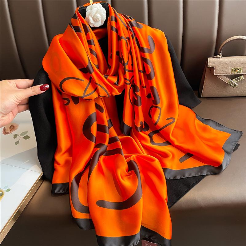 Lyxigt Mode Bokstav Lång Sidenhalsduk 180*90cm Solskydd Halsdukar Sjal Mjuk Strand Sjal Bandanna Foulard Muffler Hijab
