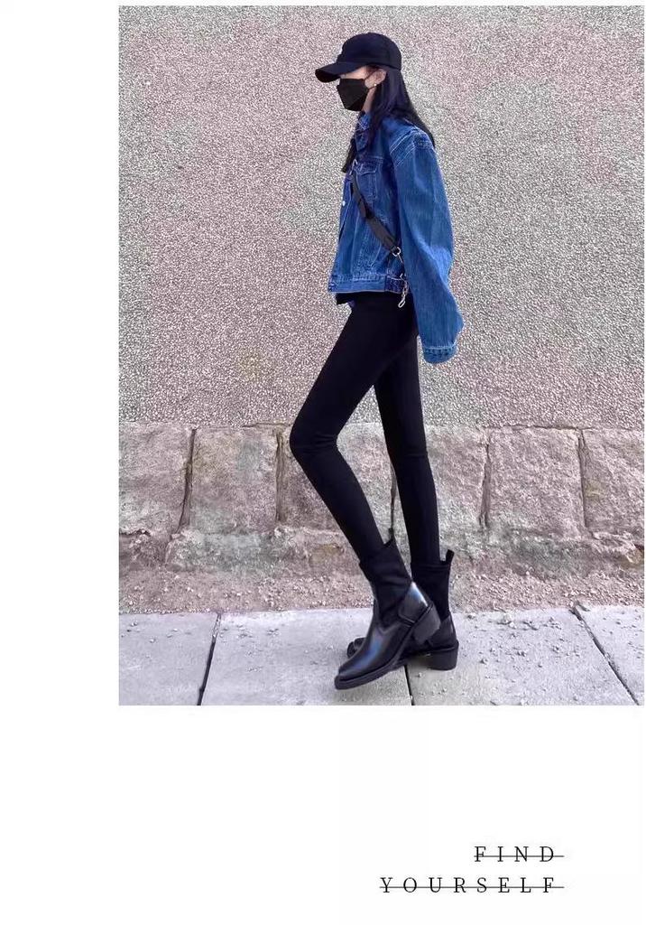 High-Waisted Black Base Layer Pants for Women - Plus Size, Thickened, Elastic, Perfect for Spring & Autumn, Ideal with Boots.