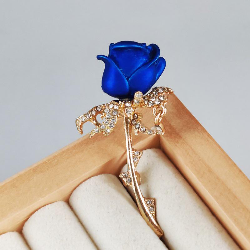 

Стильная 3D брошь с цветочным узором, жемчугом и бриллиантами: Уникальный дизайн в виде капли масла для универсальной моды.