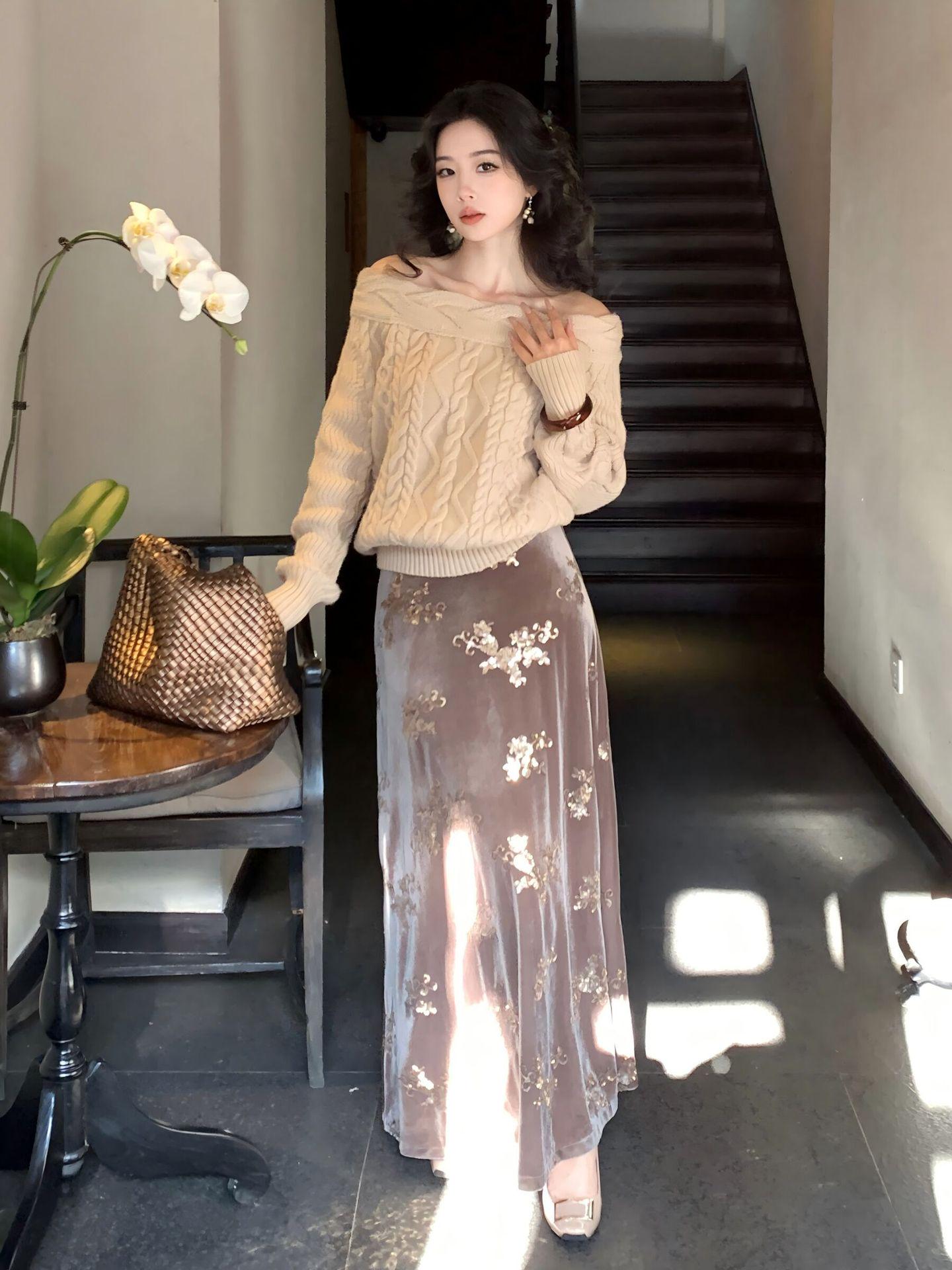 Elegant Retro French Style Velvet Fishtail Skirt Small