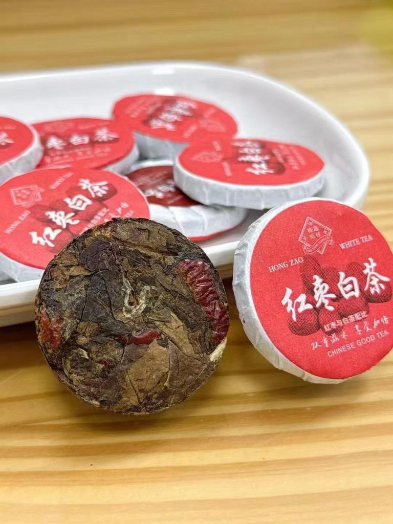 Assorted Mini Tea Cakes: 40 Varieties of Yunnan Pu-erh, Ripe, Glutinous Aroma, White, and Black Tea