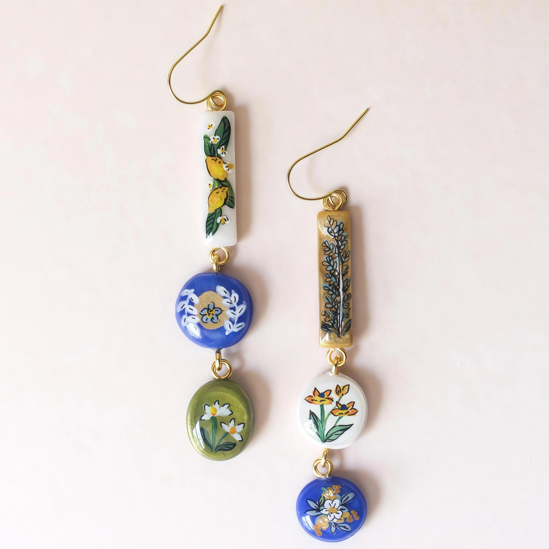 

Literary And Retro Niche Gentle Earrings Earrings Rectangular Connecting Round Design Gold-Plated Ear Jewelry