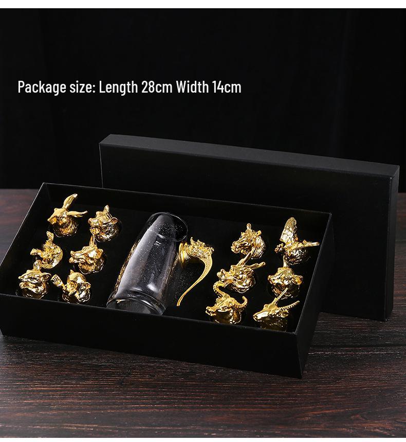 Set di Vini Bianchi Zodiacali Premium: Caraffa, Bicchieri da liquore Testa di Bestia, Bicchierini da shot, Scatola regalo.