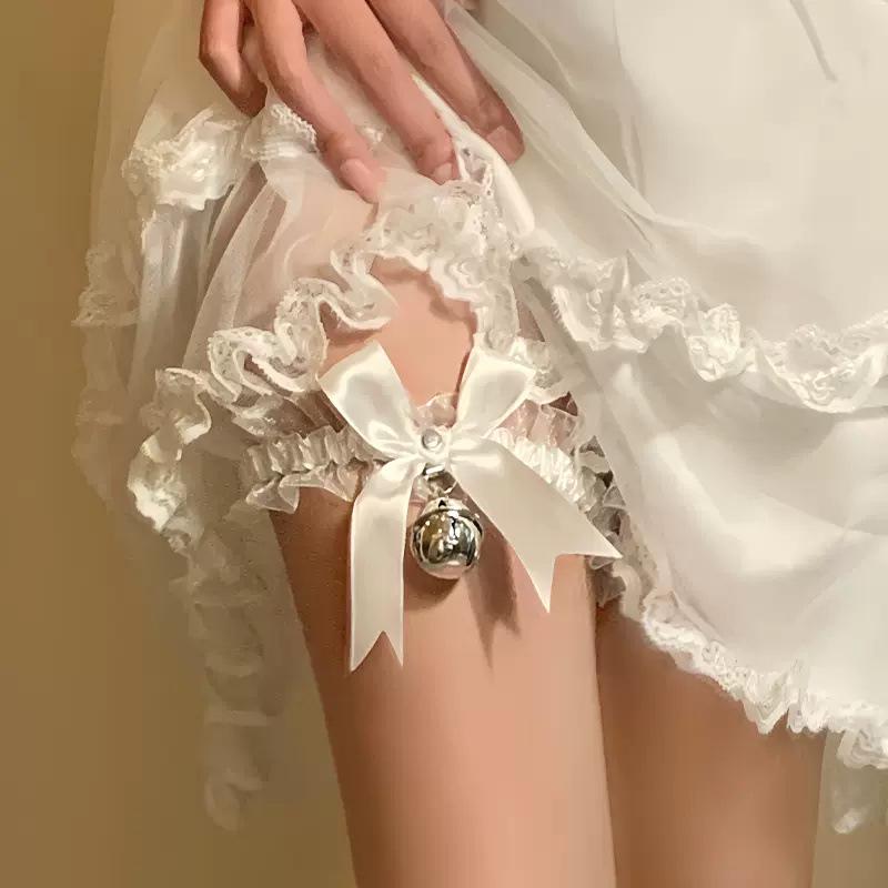 Black Rose Lace-Up Choker Necklace and Clavicle Chain - Elegant Spring/Summer Accessory.