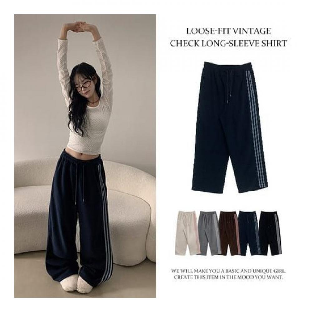The Pink Training Fleece Wide Pants