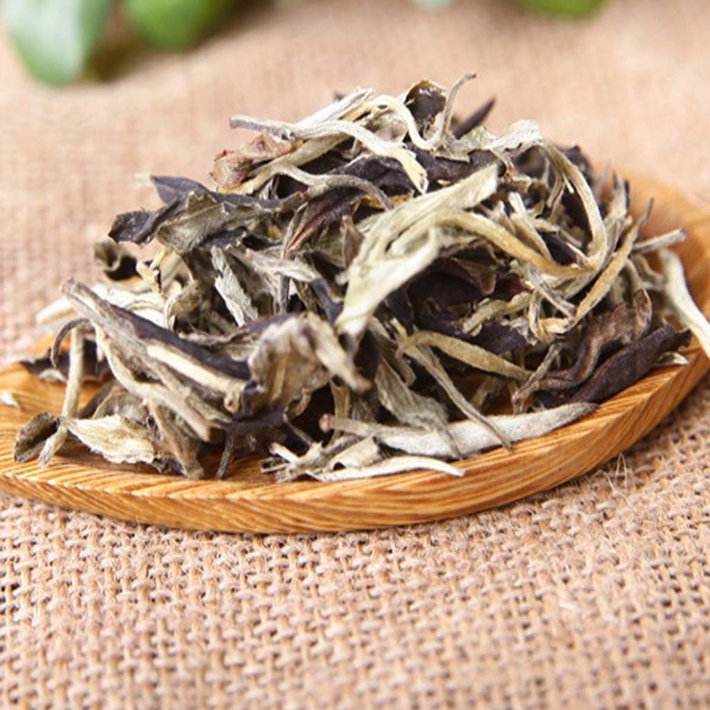 Select Yunnan Moonlight White Pu'er Tea 357g Natural Raw Yueguangbai Cake