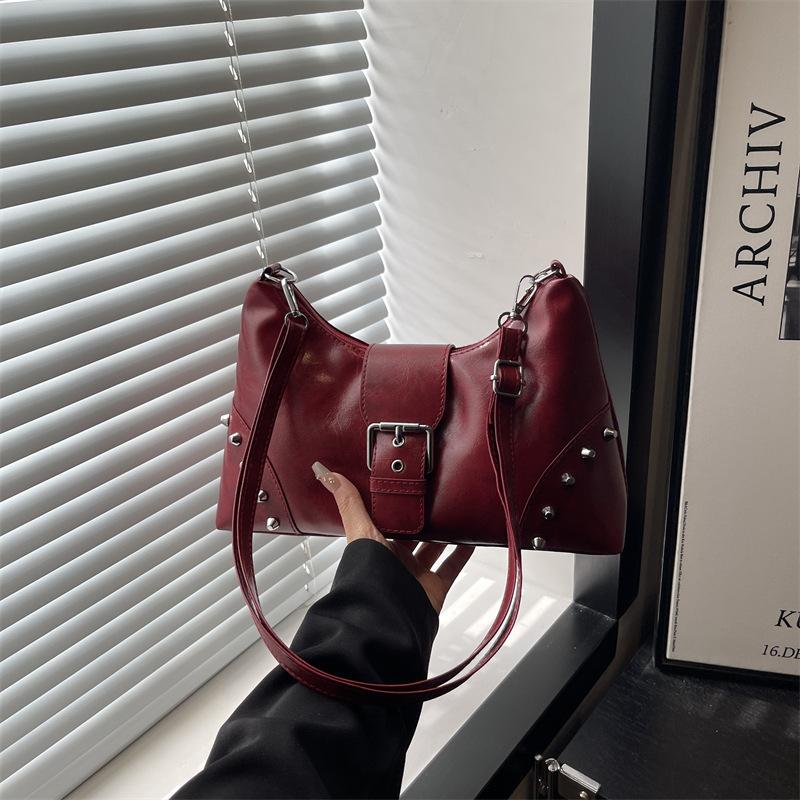 Vintage Y2k Weiche PU Schulter-Achseltaschen für Damen Schloss-Nieten-Design Damen Umhängetasche Einfarbige Coole Heiße Mädchen Handtaschen